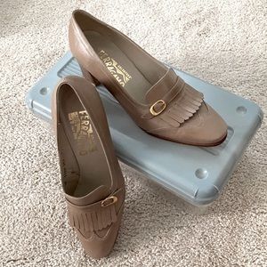 Vintage (1960’s) Feragamo Kiltie Spectator Shoes.Size 7B Taupe-colored Leather.